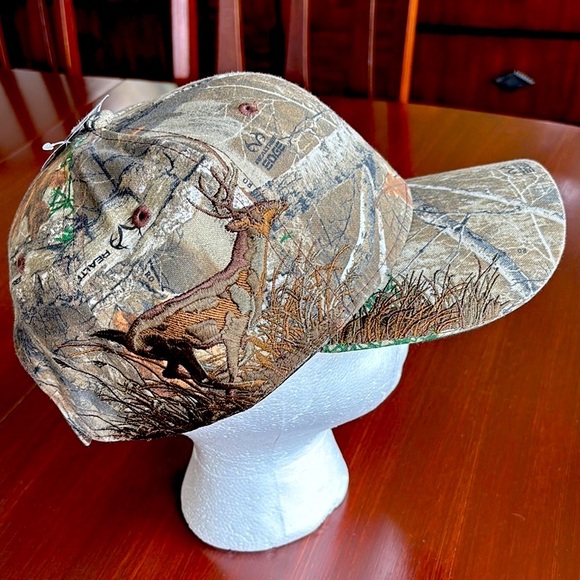 Realtree Dri-Duck Wildlife Series,Embroidered Running Buck,Camo,Canvas,Velcro - Picture 1 of 11